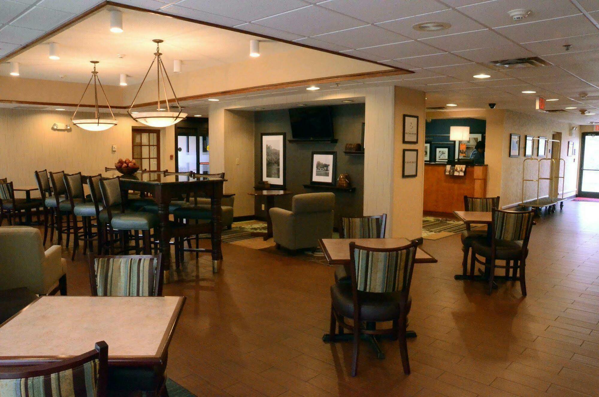 Hampton Inn Abingdon Exterior foto
